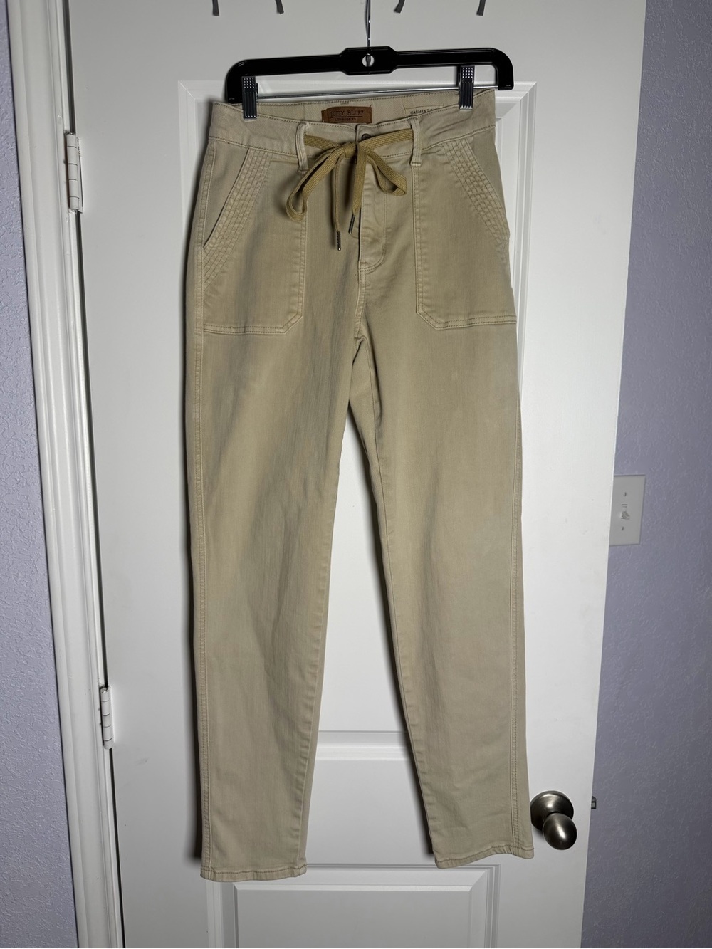Judy Blue High Waisted Jogger Pants Womens 3/26 Khaki Garment Dyed Cuffed Taper